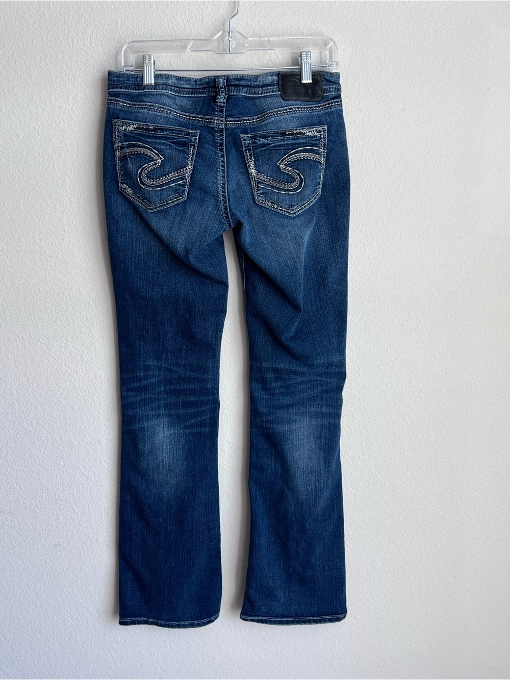 Silver Women’s Aiko Boot Cut Mid Rise Jeans Medium Wash Size W27 L 32